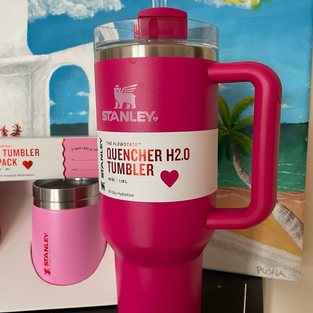 Stanley Quencher H2.0 Tumbler-Cosmic Pink